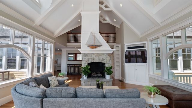 435 Main Street, Amesbury, MA 01913