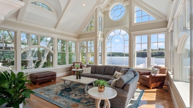 435 Main Street, Amesbury, MA 01913