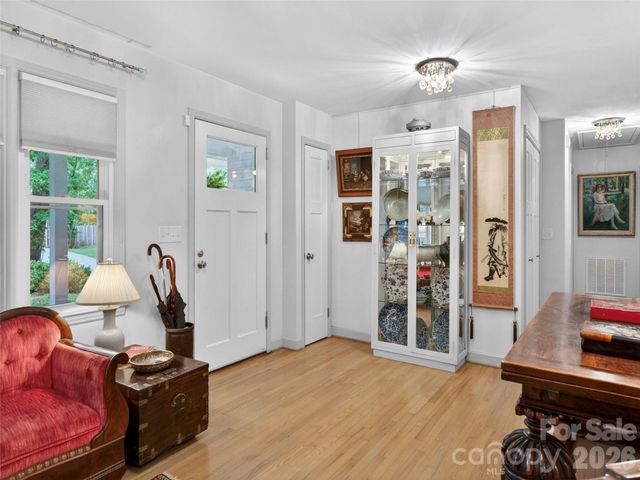 52 Melody Lane, Saluda, NC 28773