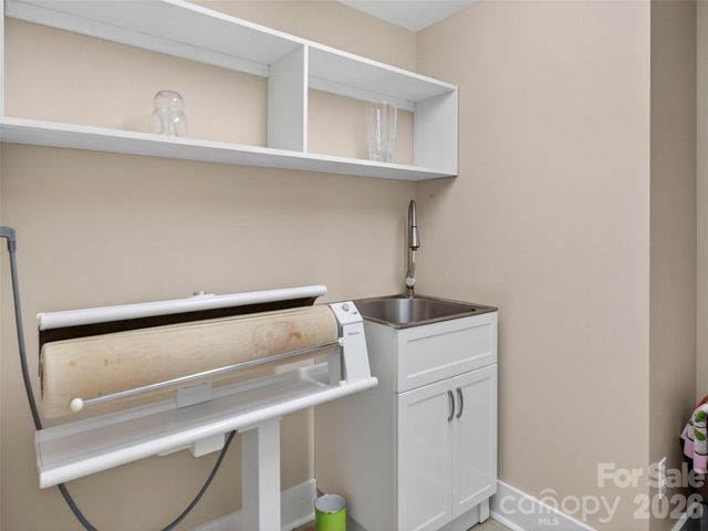 52 Melody Lane, Saluda, NC 28773