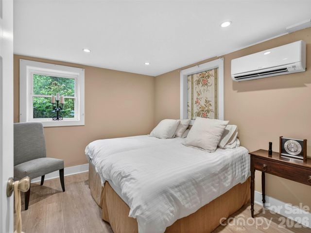 52 Melody Lane, Saluda, NC 28773