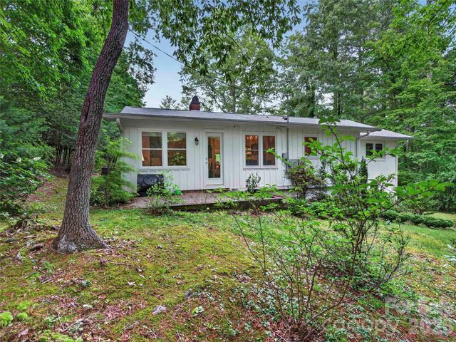52 Melody Lane, Saluda, NC 28773