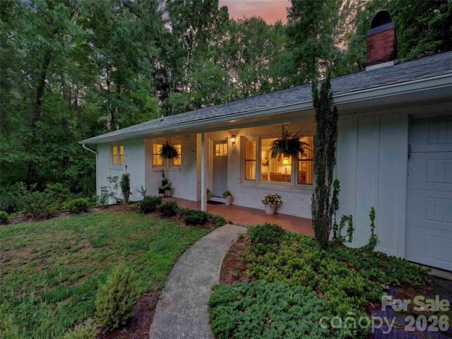52 Melody Lane, Saluda, NC 28773