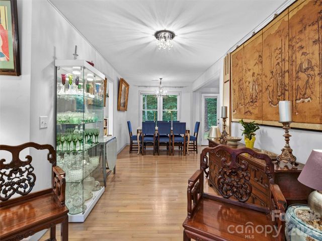 52 Melody Lane, Saluda, NC 28773