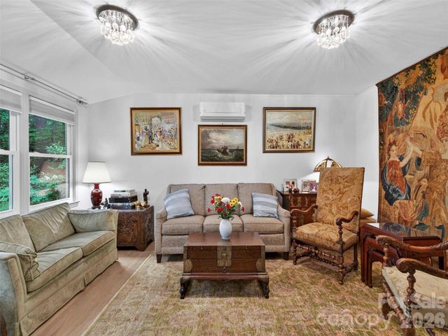 52 Melody Lane, Saluda, NC 28773