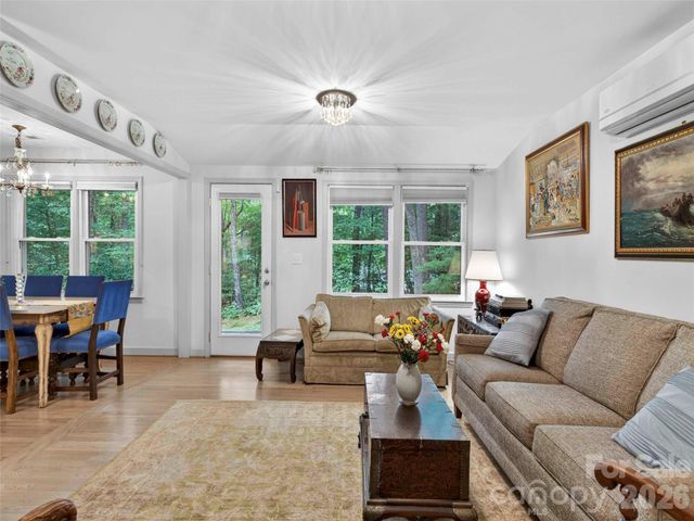 52 Melody Lane, Saluda, NC 28773