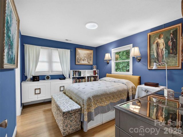 52 Melody Lane, Saluda, NC 28773