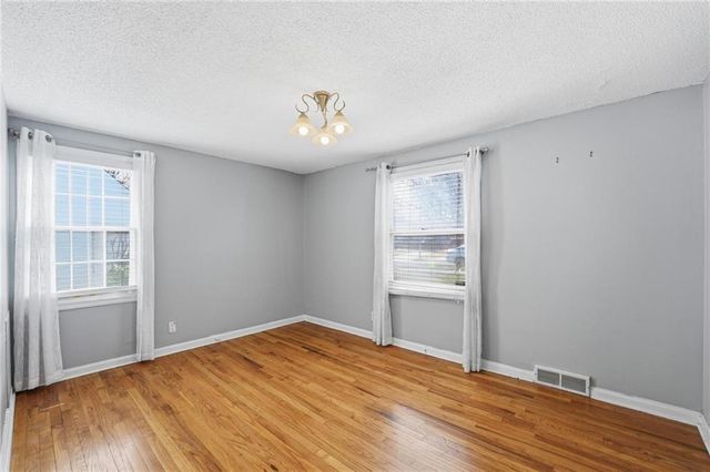 4514 W 72nd Street, Prairie Village, KS 66208