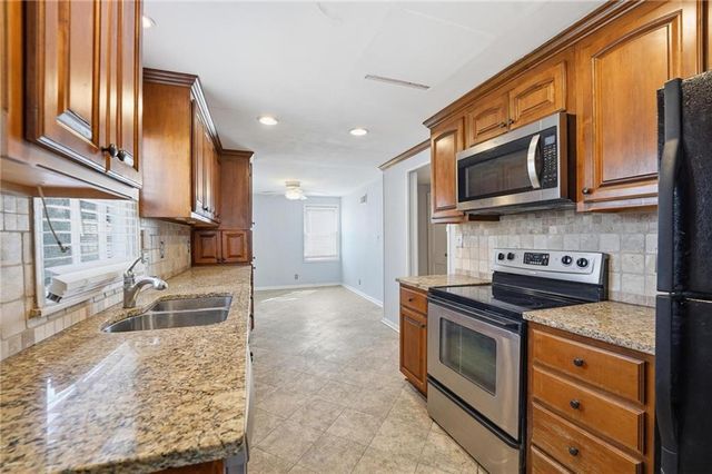 4514 W 72nd Street, Prairie Village, KS 66208