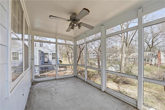 4514 W 72nd Street, Prairie Village, KS 66208