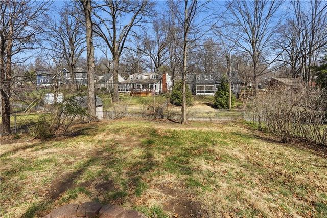 4514 W 72nd Street, Prairie Village, KS 66208