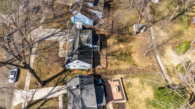 4514 W 72nd Street, Prairie Village, KS 66208