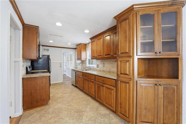 4514 W 72nd Street, Prairie Village, KS 66208