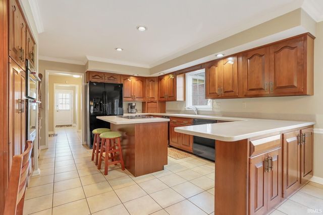 7850 Brookshire Court, Evansville, IN 47715