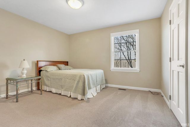 7850 Brookshire Court, Evansville, IN 47715