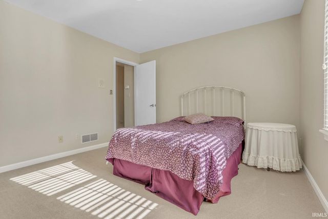 7850 Brookshire Court, Evansville, IN 47715