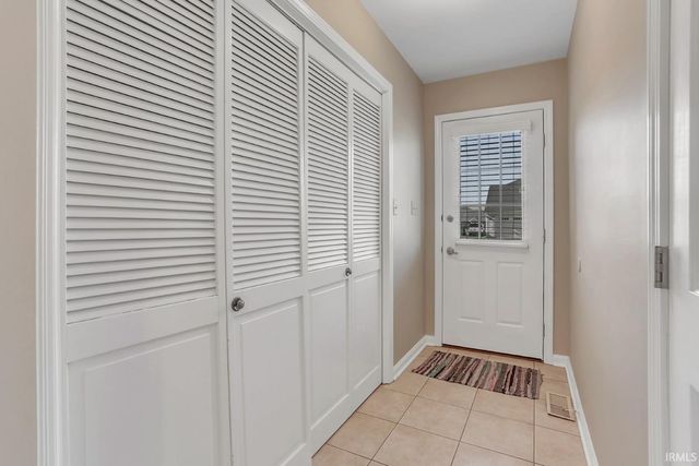 7850 Brookshire Court, Evansville, IN 47715