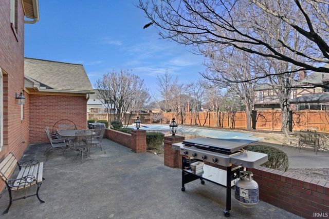 7850 Brookshire Court, Evansville, IN 47715