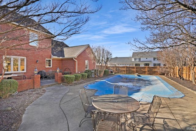 7850 Brookshire Court, Evansville, IN 47715