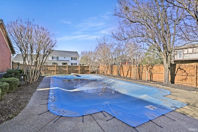 7850 Brookshire Court, Evansville, IN 47715