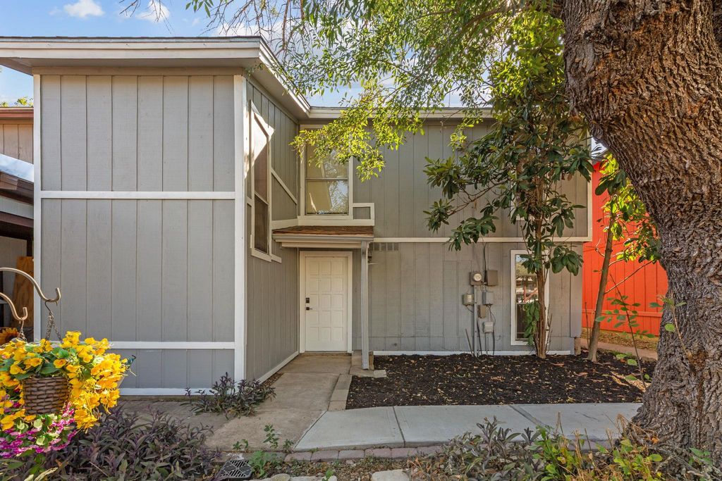 4813 Yucca Hill DR, Austin, TX 78744