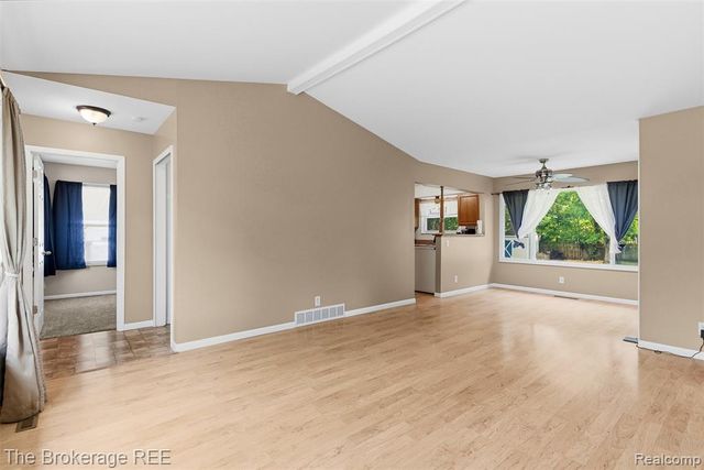 6509 Silver Lake Road, Linden, MI 48451