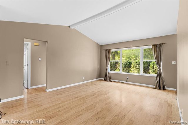 6509 Silver Lake Road, Linden, MI 48451