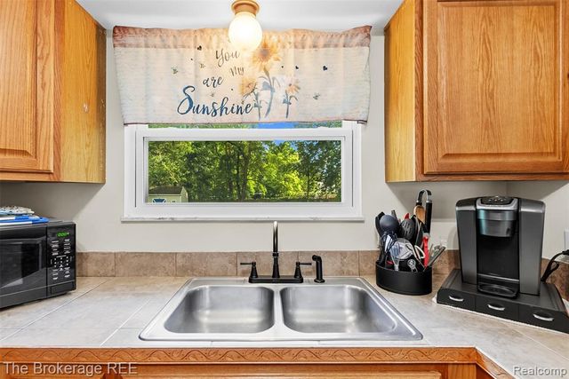 6509 Silver Lake Road, Linden, MI 48451