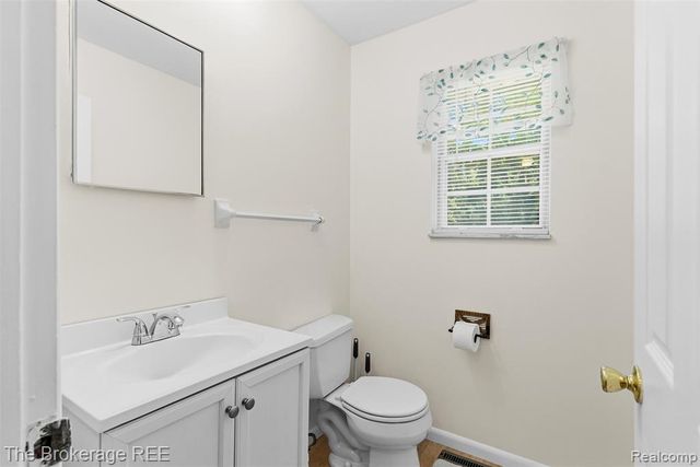 6509 Silver Lake Road, Linden, MI 48451