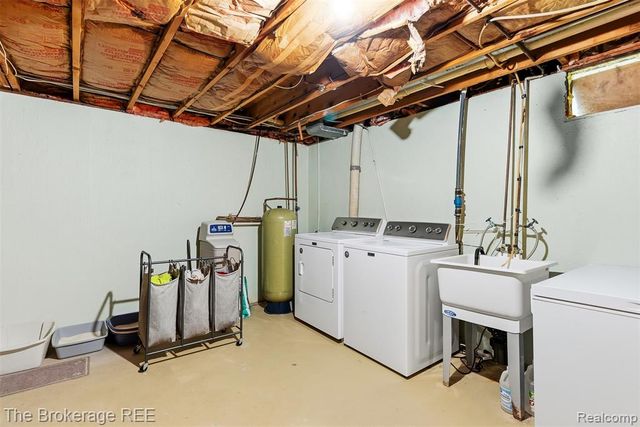 6509 Silver Lake Road, Linden, MI 48451