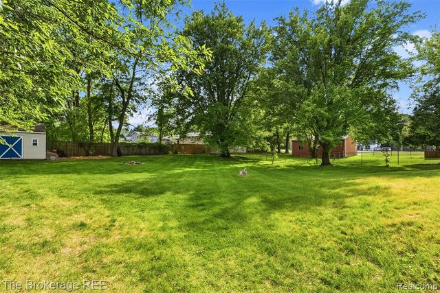 6509 Silver Lake Road, Linden, MI 48451