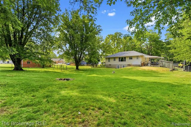6509 Silver Lake Road, Linden, MI 48451