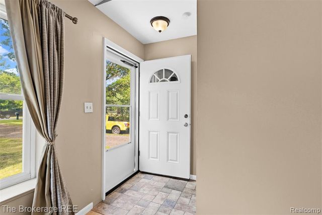 6509 Silver Lake Road, Linden, MI 48451
