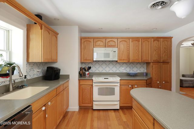 530 E Woodland Avenue, Toms River, NJ 08753
