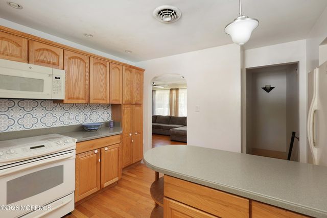 530 E Woodland Avenue, Toms River, NJ 08753