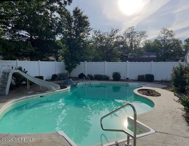 530 E Woodland Avenue, Toms River, NJ 08753