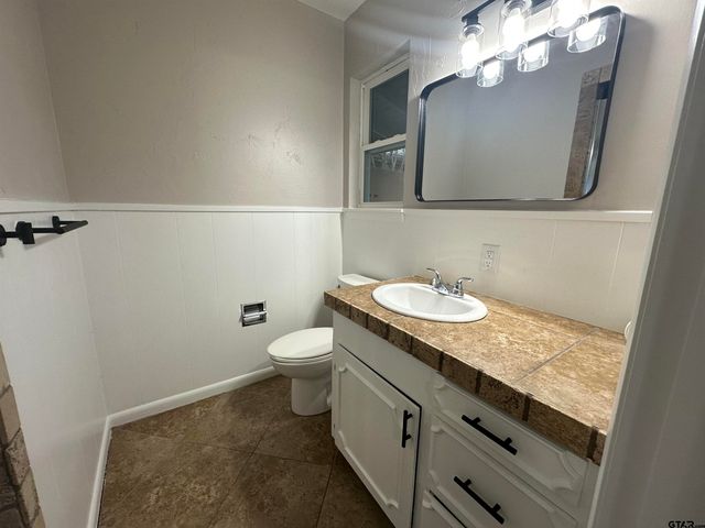 1507 Hillcrest, Jacksonville, TX 75766