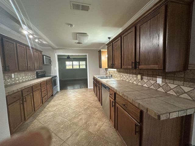 1507 Hillcrest, Jacksonville, TX 75766