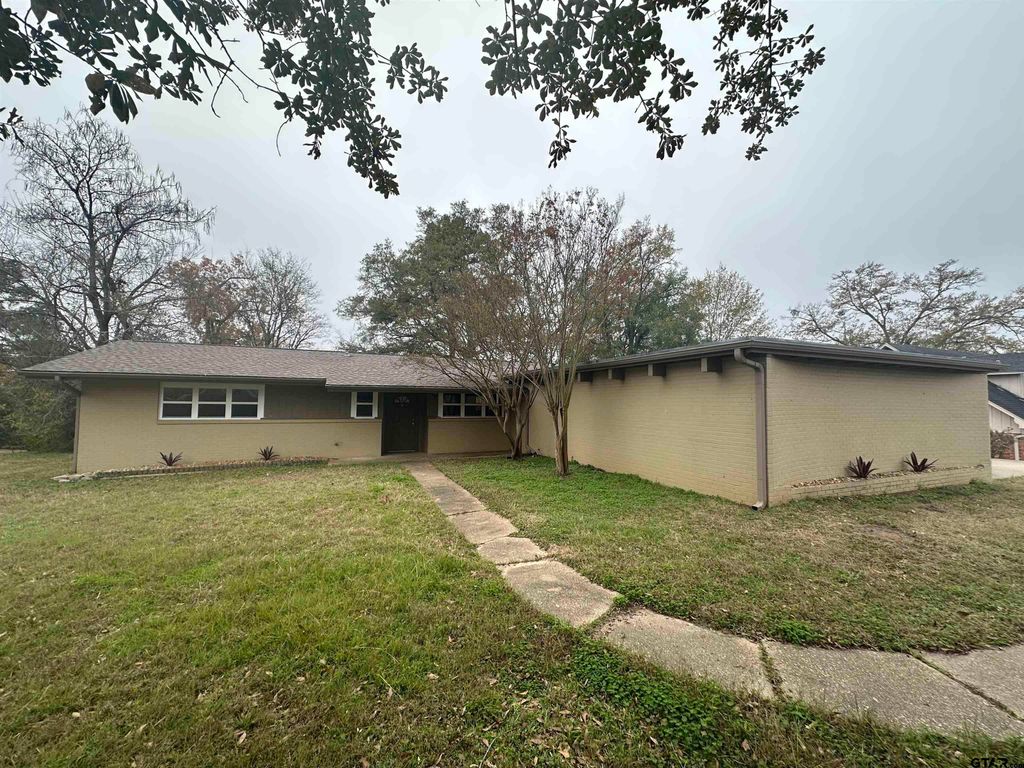 1507 Hillcrest, Jacksonville, TX 75766