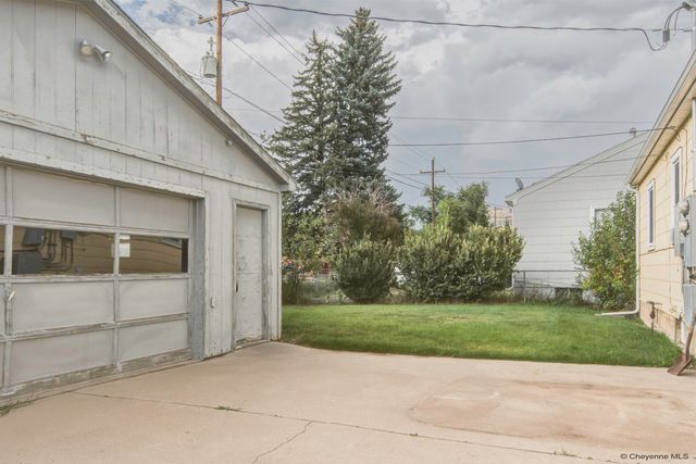 1911 E GARFIELD ST, Laramie, WY 82070