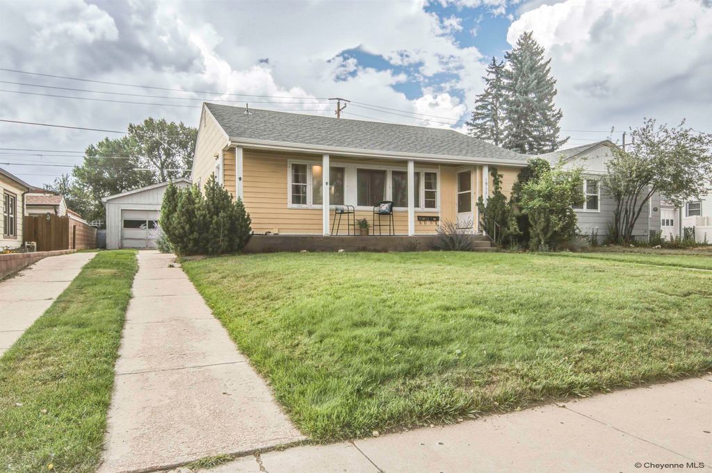 1911 E GARFIELD ST, Laramie, WY 82070