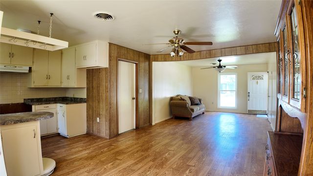 1807 W. Proctor Dr., Goldthwaite, TX 76844