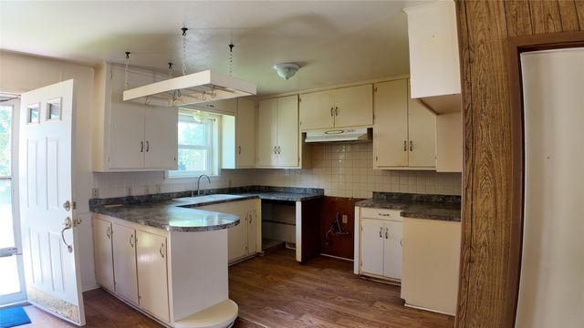 1807 W. Proctor Dr., Goldthwaite, TX 76844