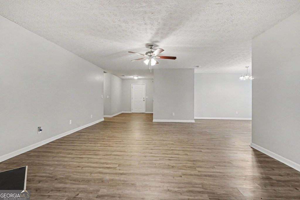 411 Crested View Drive, Loganville, GA 30052 — photo 3