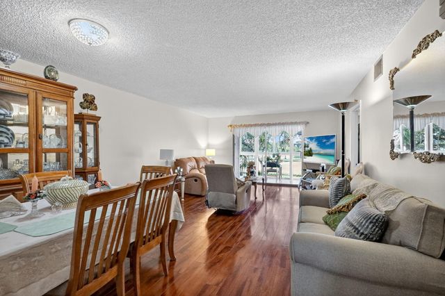 901 SW 128th Terrace 211a, Pembroke Pines, FL 33027