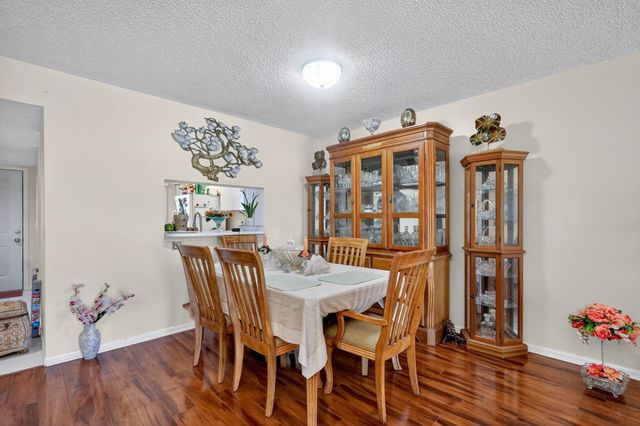 901 SW 128th Terrace 211a, Pembroke Pines, FL 33027