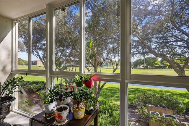 901 SW 128th Terrace 211a, Pembroke Pines, FL 33027