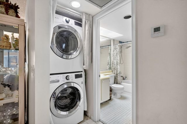 901 SW 128th Terrace 211a, Pembroke Pines, FL 33027