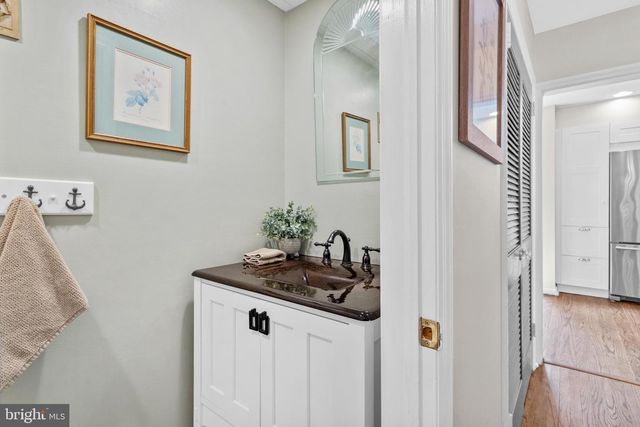 8720 STENTON AVE, Philadelphia, PA 19118