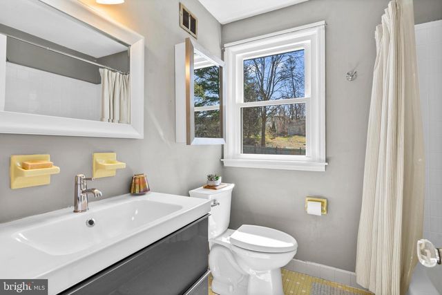 8720 STENTON AVE, Philadelphia, PA 19118